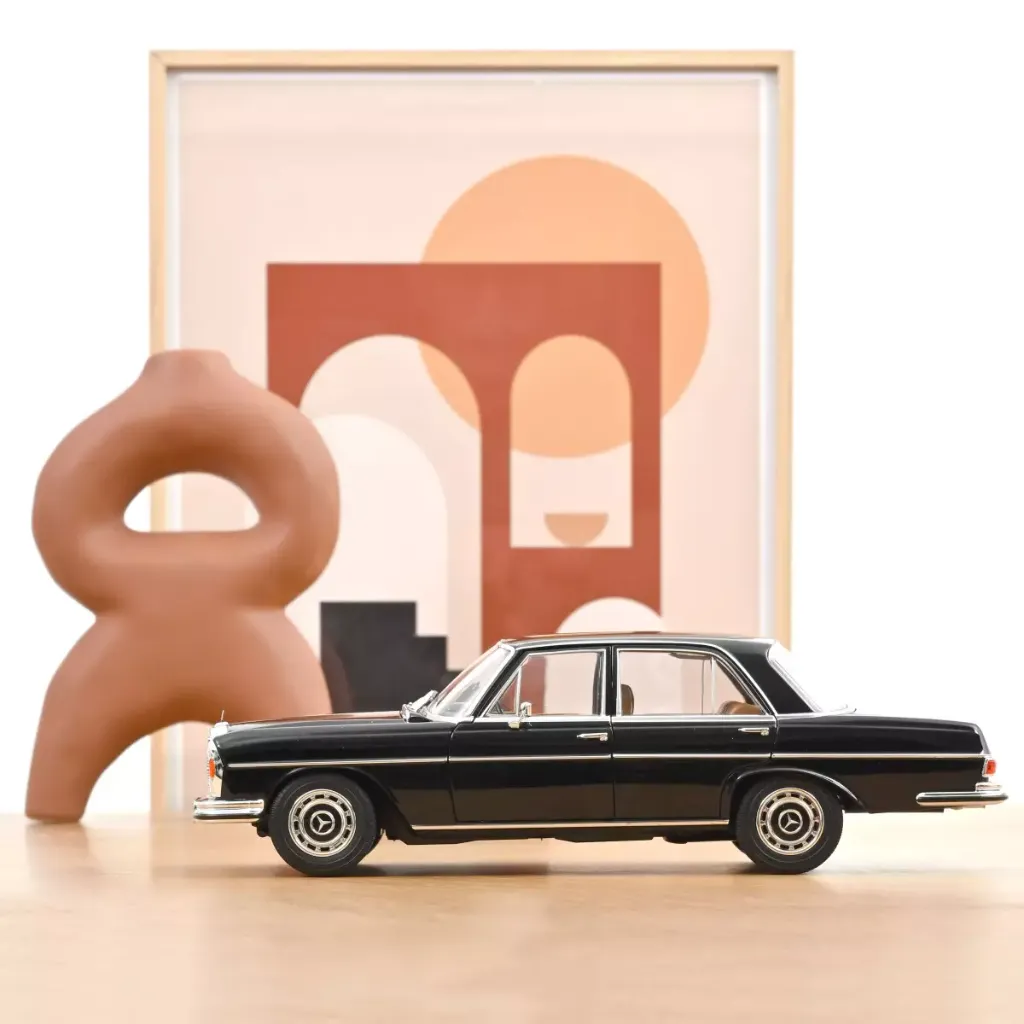 mercedes-benz-280-se-1968-noir-1-18 (3).webp