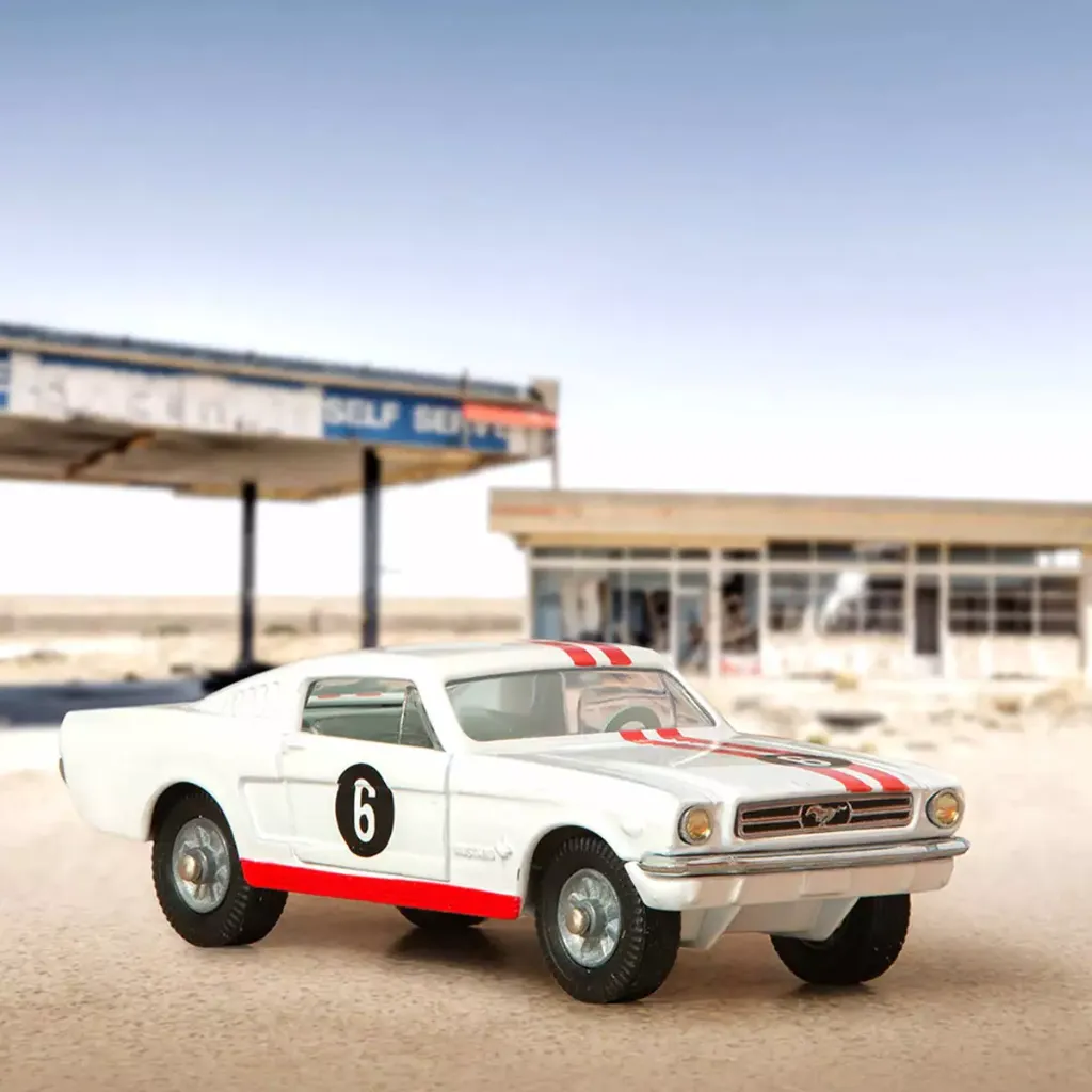 ford-mustang-fastback-coupe-modele-de-competition-1-45-n325 (1).webp