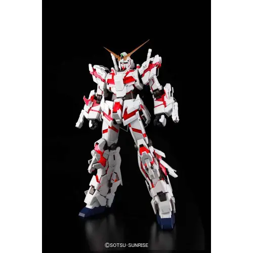 figurine-gundam-perfect-grade-unicorn-160-gundam-rx-0-bandai-gunpla-bandai.webp