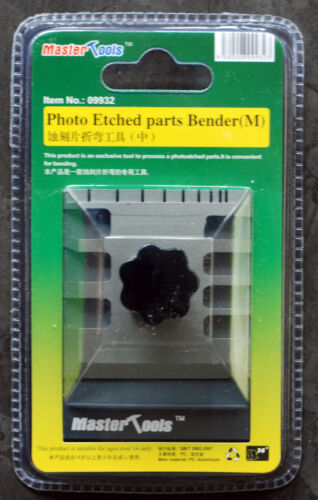 [TRM 09932] Trumpeter : Plieuse de photdecoupe (Modèle Moyen)