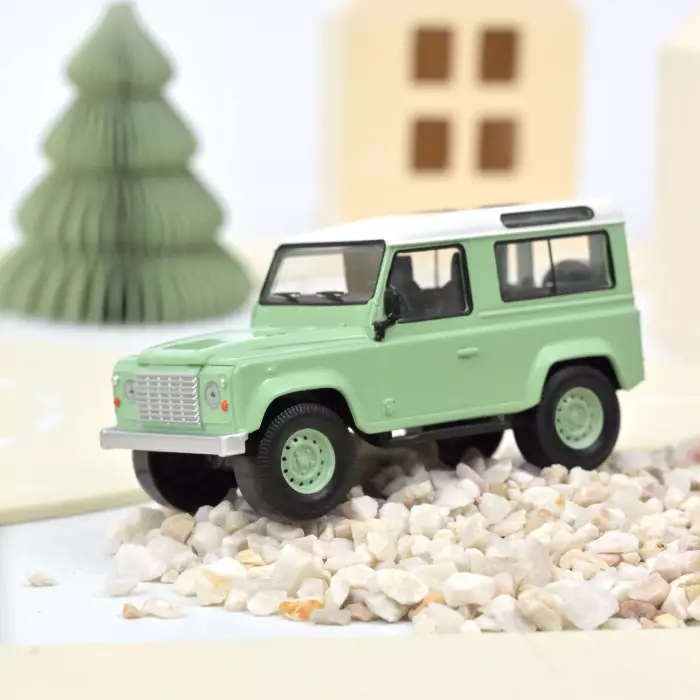 Norev : Land Rover Defender (1/43)