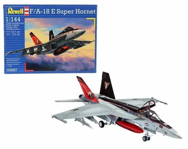 Revell : F/A-18E SUPER HORNET