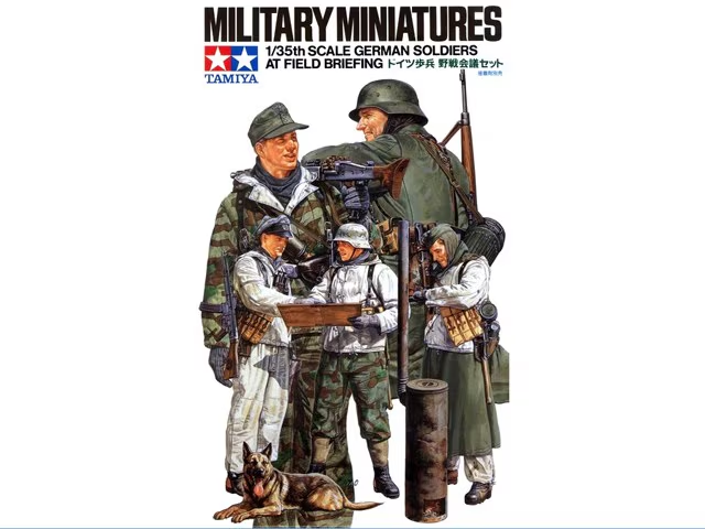 Tamiya : German Soldiers at Field Briefing │ Military Miniatures