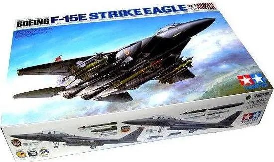 Tamiya : F-15E Strieagle with Bunker Buster.