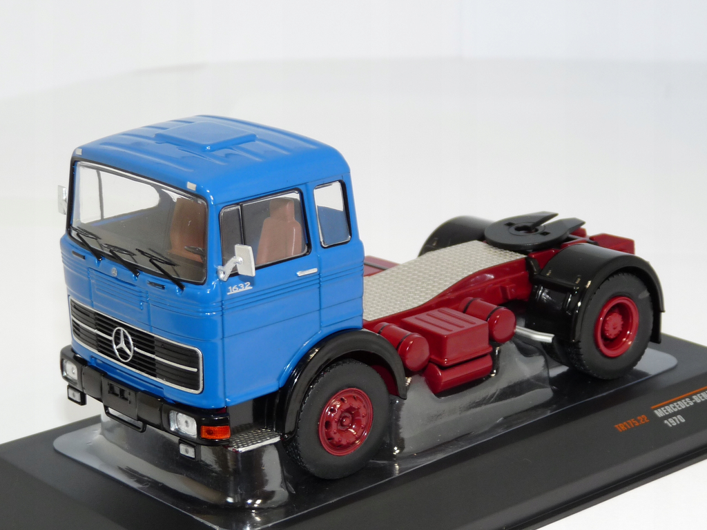 Ixomodels : Mercedes LPS 1632 1970 Bleu/Rouge [1/43]