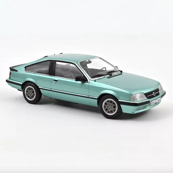 Norev : Opel Monza 2.5 E │ 1983 - Vert Beryll métallisé [1/18]