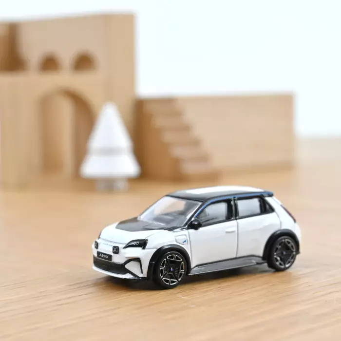 Norev : Renault 5 E-Tech 100% électrique │ 2024 - Blanche  [1/64]