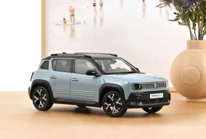 Norev : Renault 4 E-Tech 100% Electric 2025 Cloud Blue 1:18
