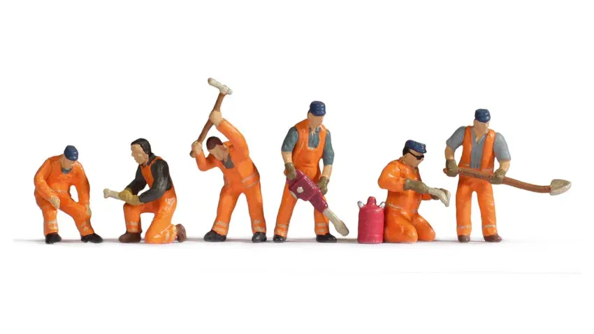 Noch : Equipe de poseurs de voies