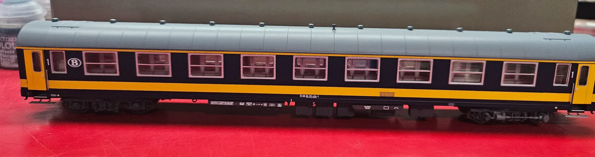 [LSM 42184] Lsmodels : Voiture I4 A9 Bleu/Jaune Benelux Toit Gris SNCB-NMBS
