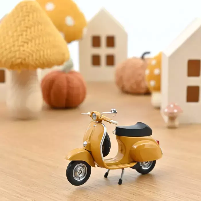 [NOR 182080] Norev : Vespa 50 R │ 1969 - Jaune Positano  [1/18]