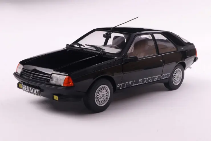 Solido : Renault Fuego Turbo │ Noir - 1980 [1/18]