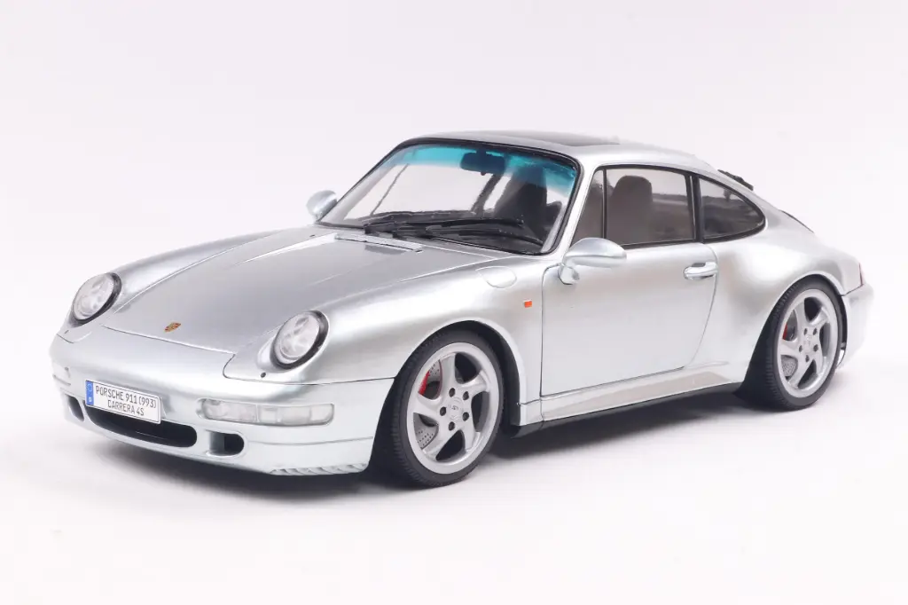 Solido : Porsche 911 (993) Polar Silver Metallic 1996 [1/18]