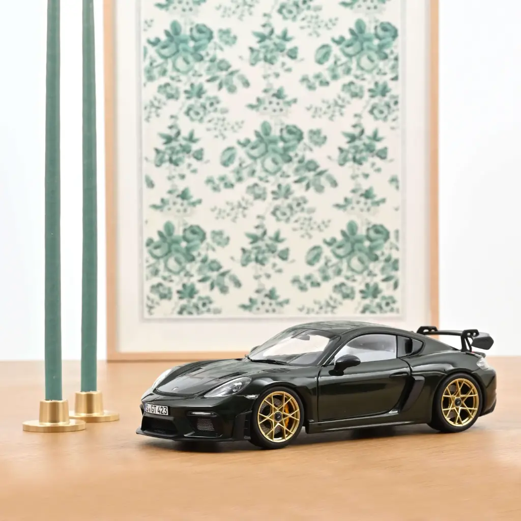 Norev : Porsche Cayman GT4 RS │ 2023  [1/18]