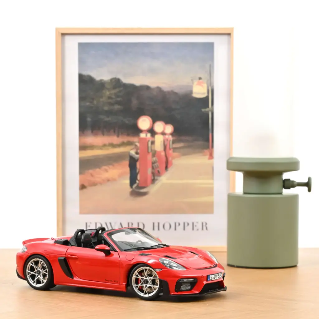 Norev : Porsche 718 Spyder RS │ 2023 - Rouge Indien  [1/18]