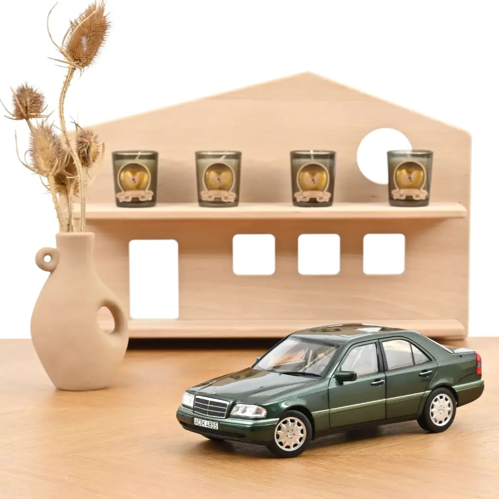 Norev : Mercedes-Benz C-Class │1993  Vert Malachite  [1/18]