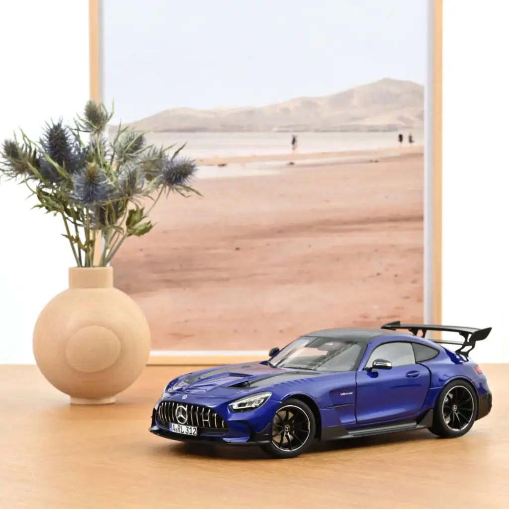 Norev : Mercedes-AMG GT Série Noire │ 2021 - Bleu métallisé  [1/18]