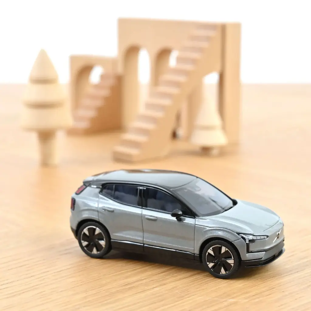 Norev : Volvo EX30 │ 2024 - Gris Brume [1/43]