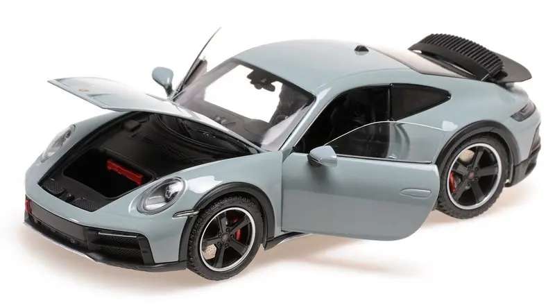 Minichamps : Porsche 911 2022 (Dakar Green Metallic) [1/18]