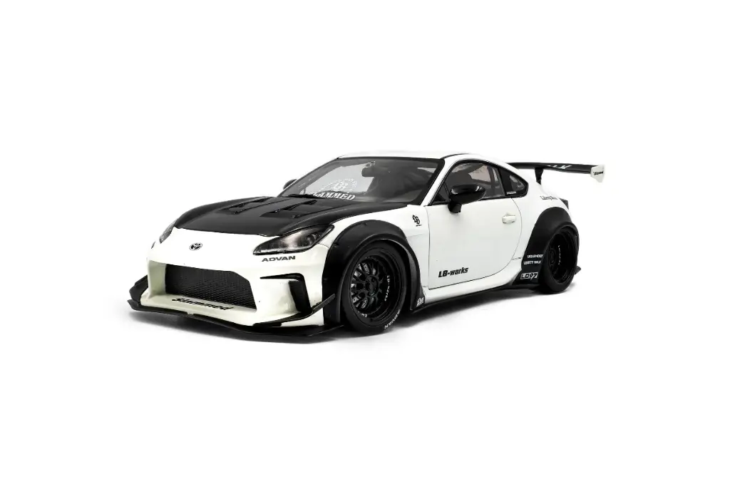 Solido : Toyota GR86 LBWK Body Kit │Pearl White - 2024 