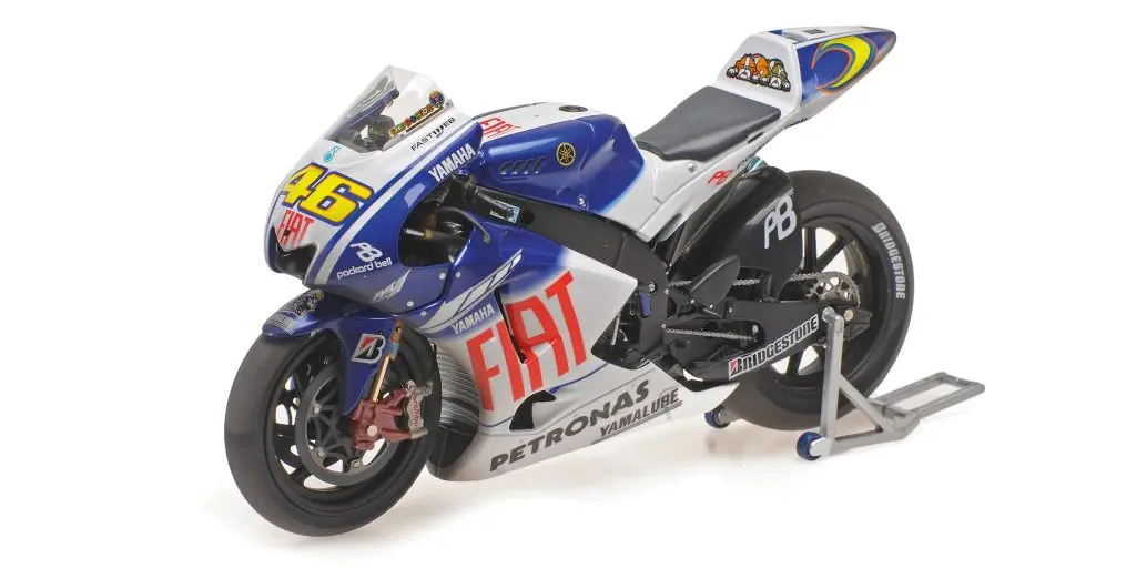 [MNC 122093246] Minichamps : Yamaha YZR M1 46 dirty version Moto GP 2009 Valentino Rossi 