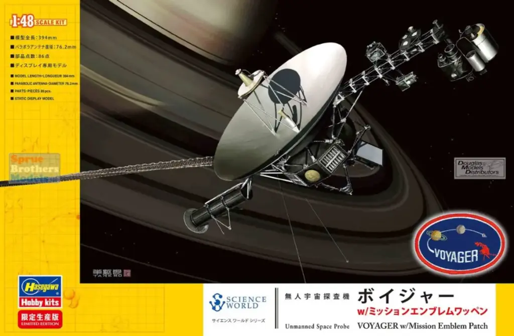 Hasegawa :  Unmanned Space Probe Voyager with Mission Emblem Patch