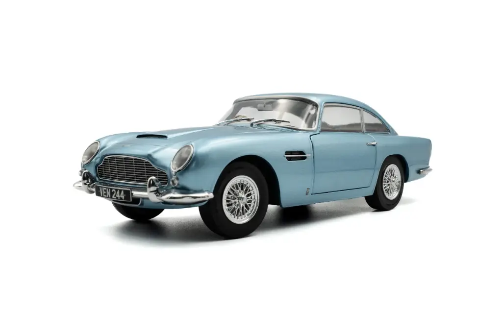 Solido : Aston Martin DB5 │ Light Metallic Blue [1/18]
