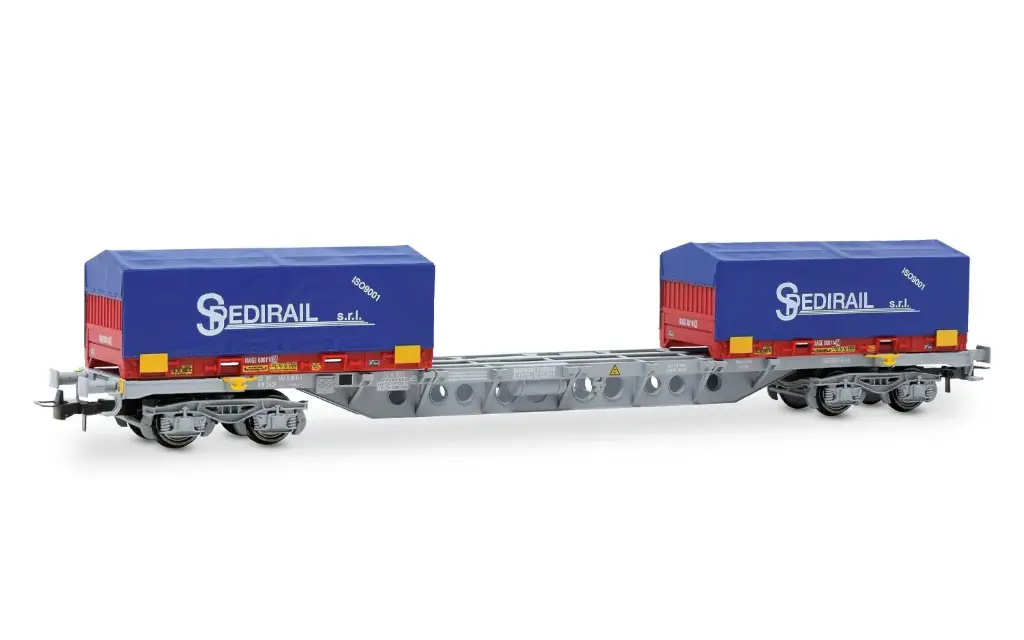 JoueF : Wagon porte-conteneurs à 4 essieux Sgss de 60' Novatrans en livrée grise avec 2 conteneurs pour bobines de 20' « Spedirail » en livrée bleue