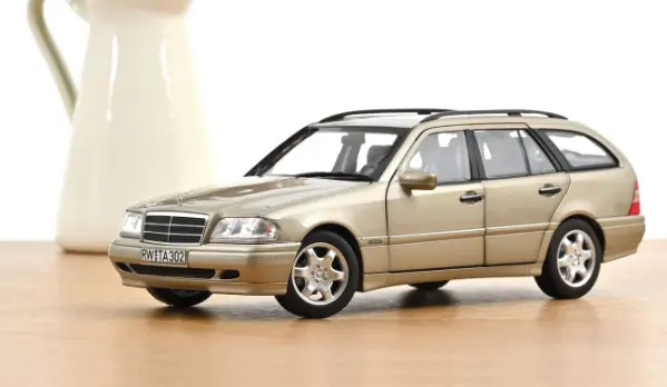 Norev : Mercedes Benz C-Class T │ 1997 - Smoke Silver metallic  [1/18]