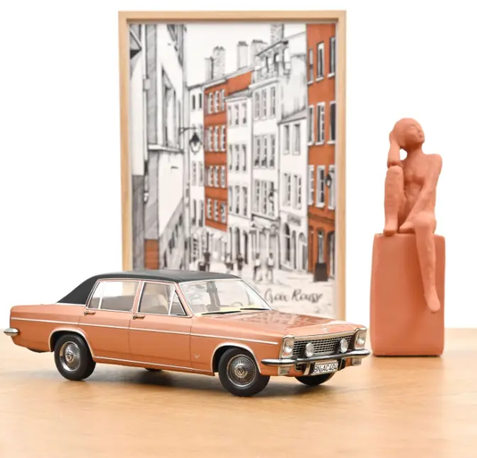 Norev : Opel Diplomat V8 │ 1969 Cooper Red metallic  [1/18]