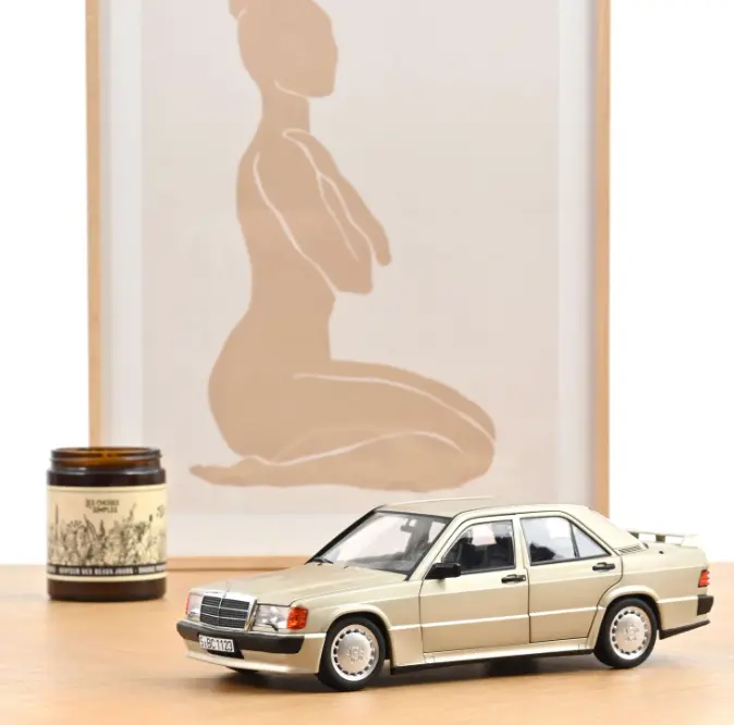 Norev : Mercedes Benz 190E 2.3│ 1984 Smoke Silver metallic  [1/18]