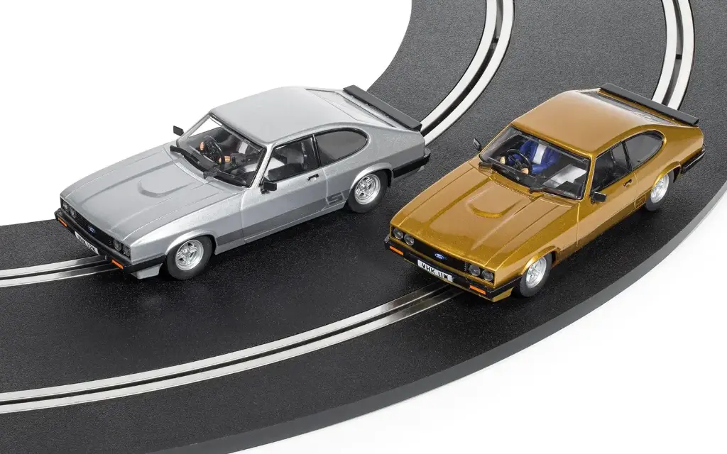 Scalextric : Coffret Ford Capri MKIII " The Professionals"