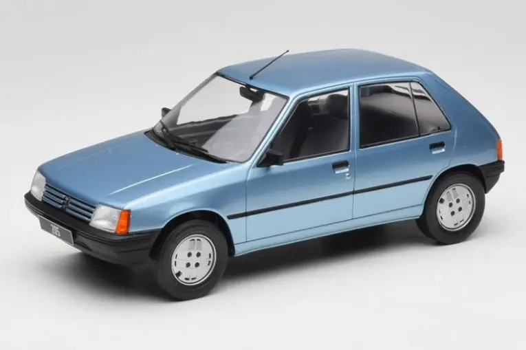 Modelcar : Peugeot 205 │ 1984 - light Blue [1/18]