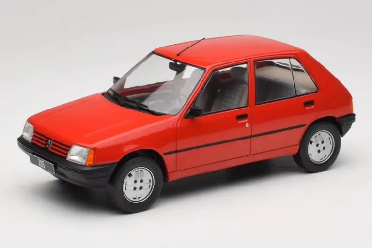 Modelcar : Peugeot 205 │ 1984 - Red [1/18]