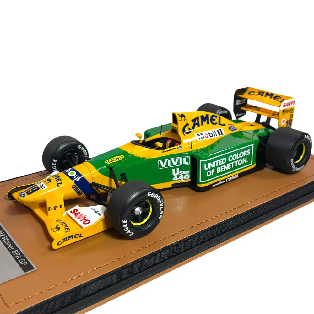 Tecnomodel : Benetton B192 n°19 Winner GP Belgique Spa 1992 Michael Schumacher . avec Boite Vitrine [1/18]
