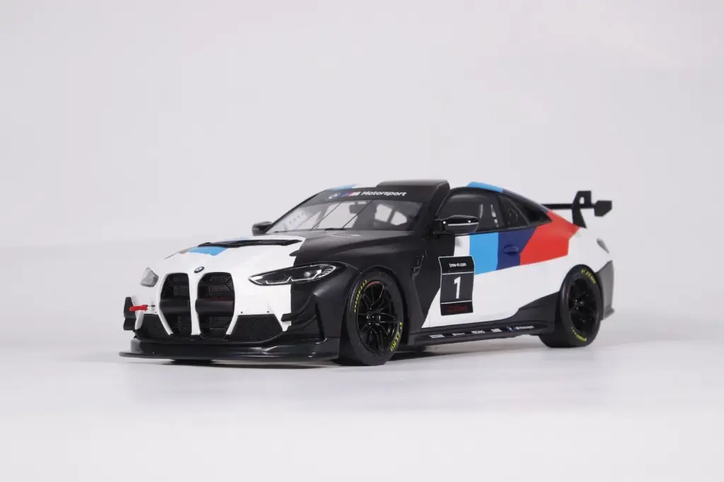Ottomobile : BMW M4 GT4 White Présenation 2022  [1/18]