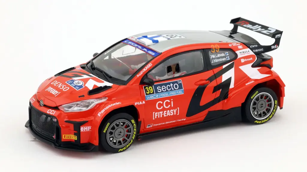 Avant Slot : Toyota Yaris Rally 2 n°39 Finland 2024 Latcala