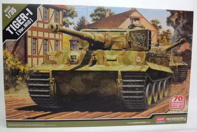 Academy: Tiger-I (Ver. Mid) 70th Anniversary Invasion of Normandy 1944-2014