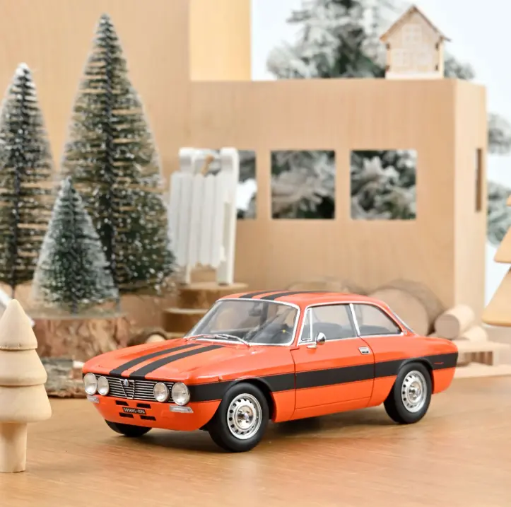 Norev : Alfa Romeo 2000 GTV │ 1973 - Orange 1/18  [1/18]