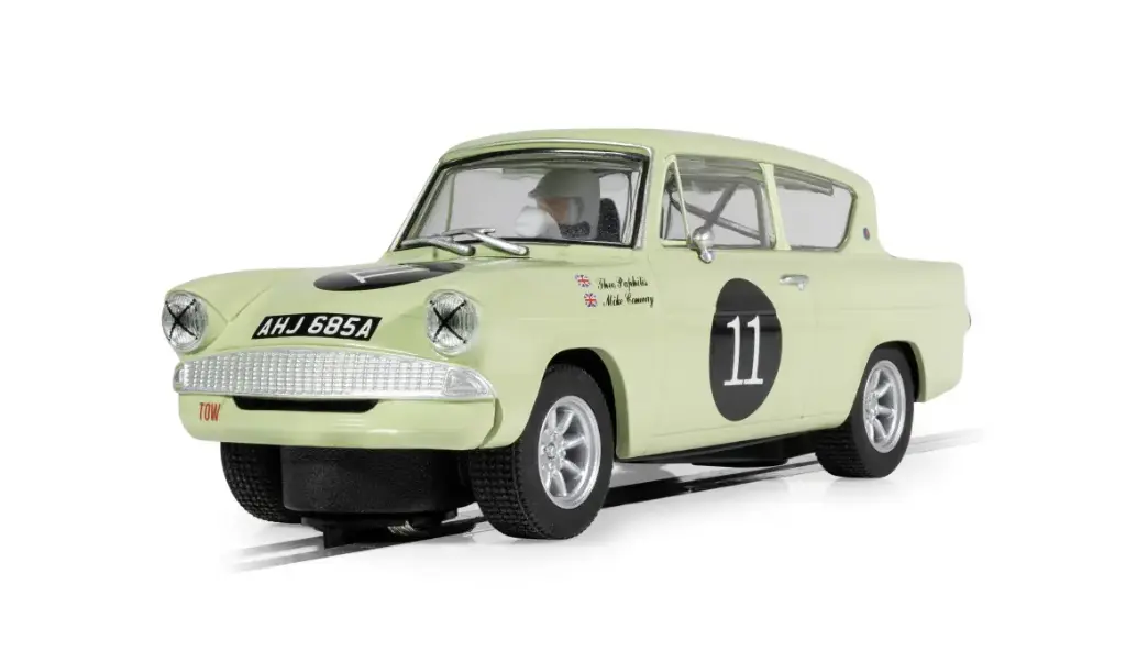 Scalextric : Ford Anglia 105e │ Theo Paphitis 