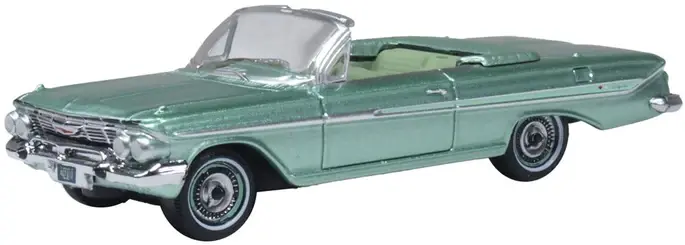 Oxford : Chevrolet Impala Convertible │ 1961 -Arbor Green 