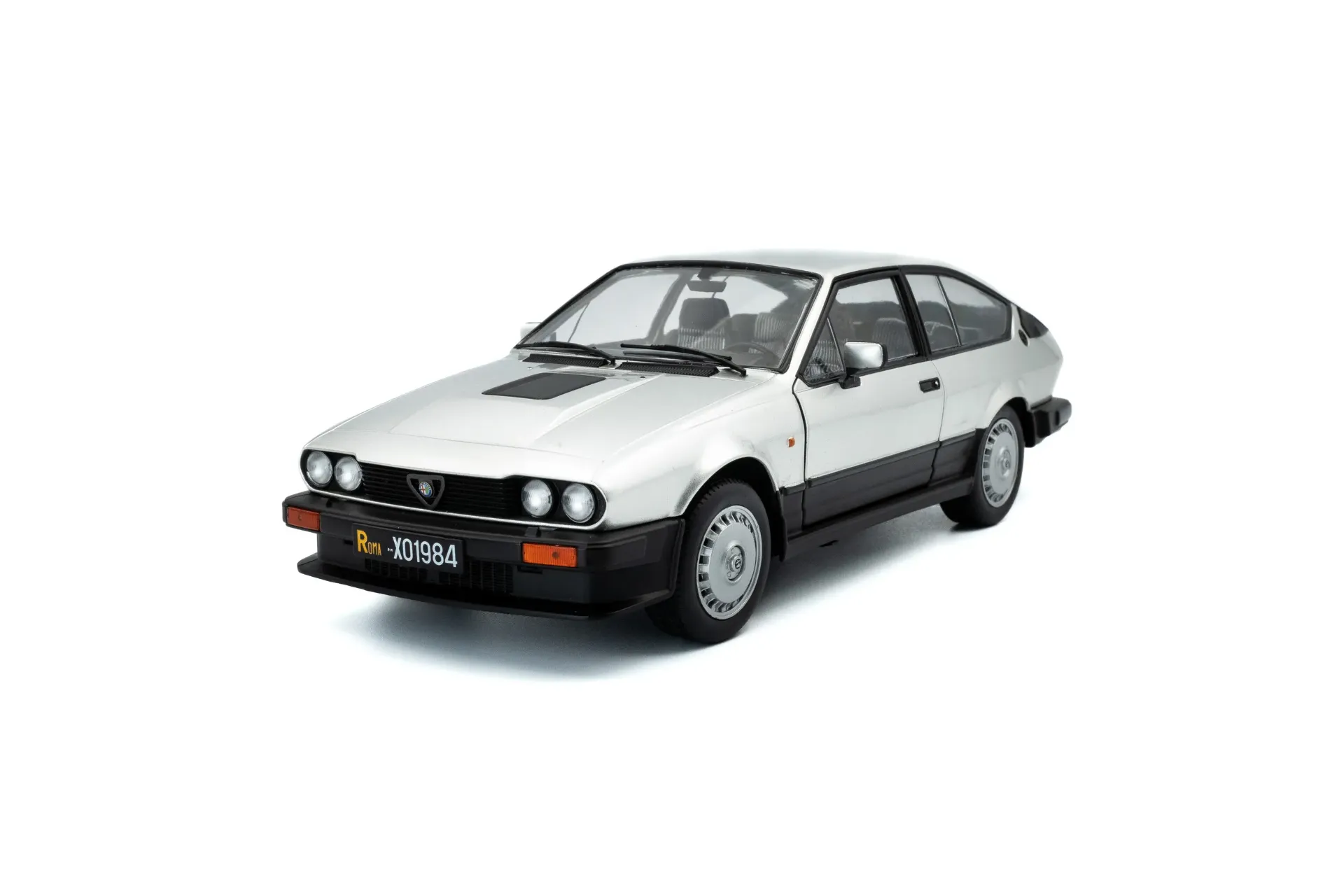 Solido : Alfa Romeo GTV6 │ 1984 [1/18]