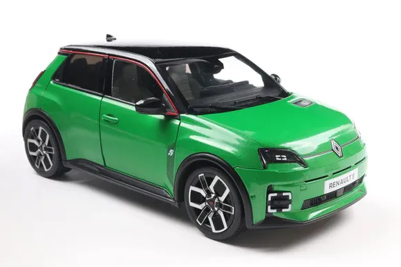 Solido : Renault 5 E-Tech │ Vert Pop - 2024 [1/18]