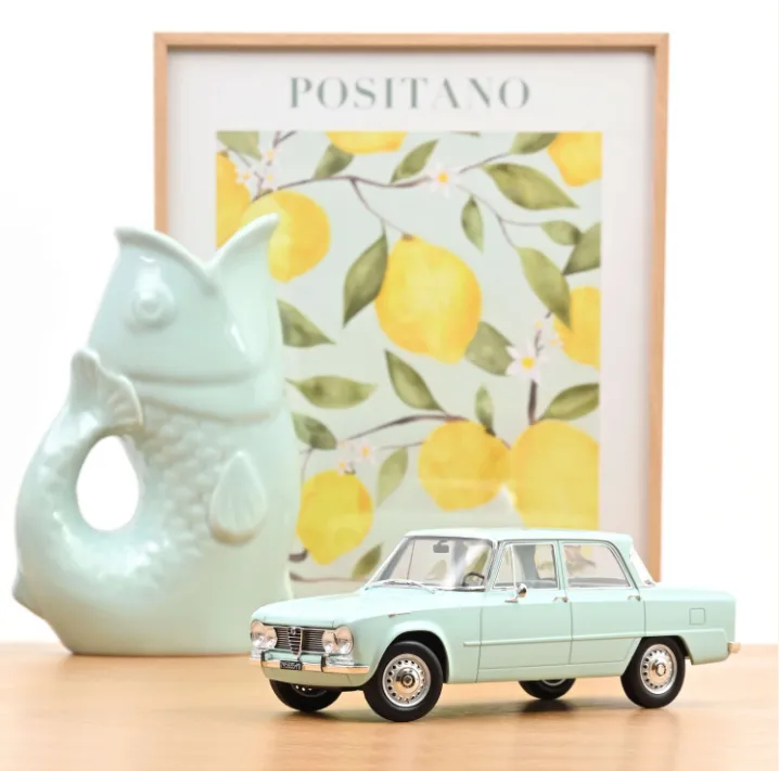 Norev : Alfa Romeo Giulia TI │ 1964 - Bleu Ciel [1/18]