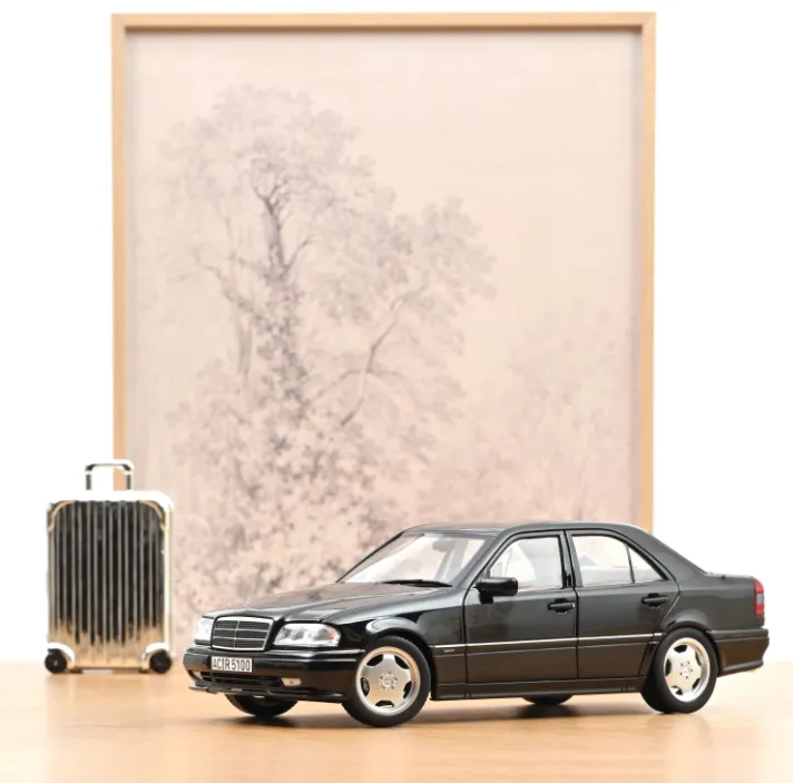 Norev : Mercedes-Benz C36 AMG │ 1993 - Noir Obsidian métallisé