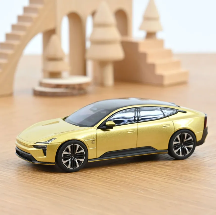 Norev : Polestar 5 │ 2025 - Gold 1/43