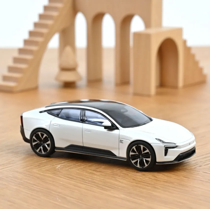 Norev : Polestar 5 │ 2025 - Snow 1/43