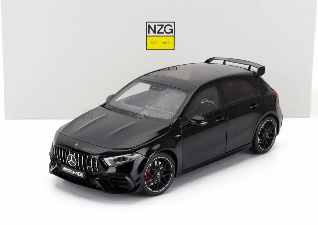 NZG : Mercedes AMG A45 5 4Matic+ Noir Cosmos [1/18]