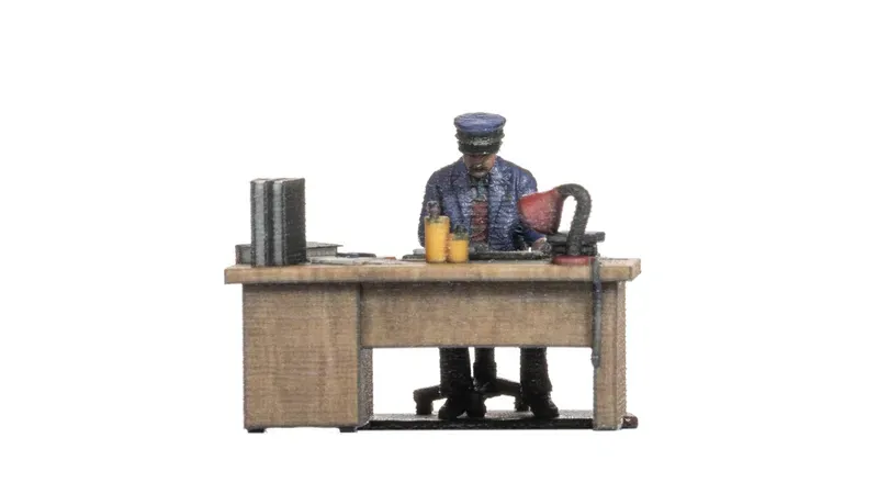Noch : Officiel des chemins de fer à son bureau