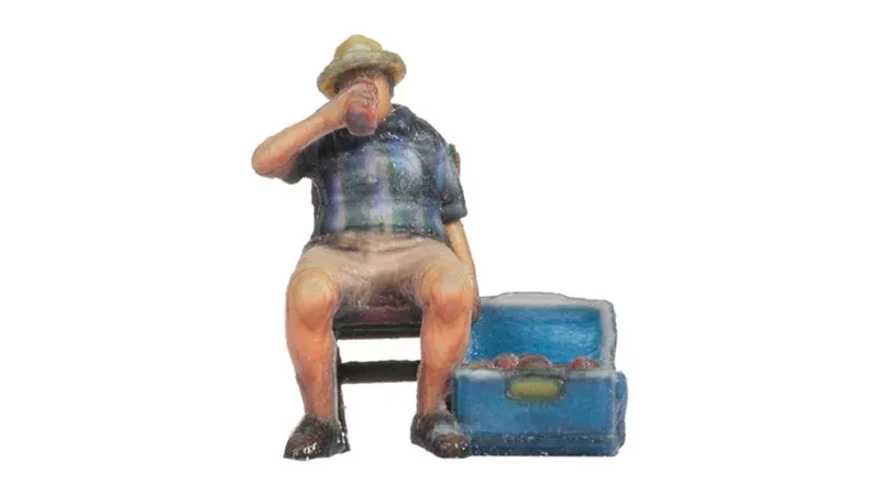 Noch : Homme sur une chaise pliante